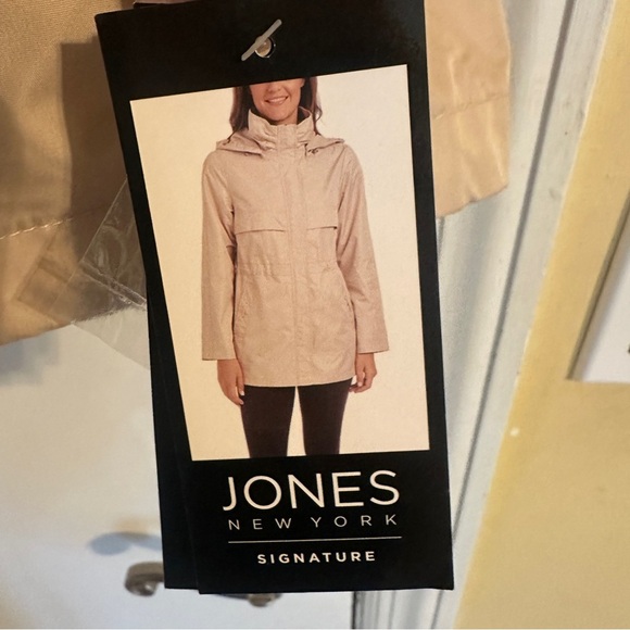 NWT Jones of New York Rain Coat Removable Hood water repellent Women XL Cream - Picture 3 of 12